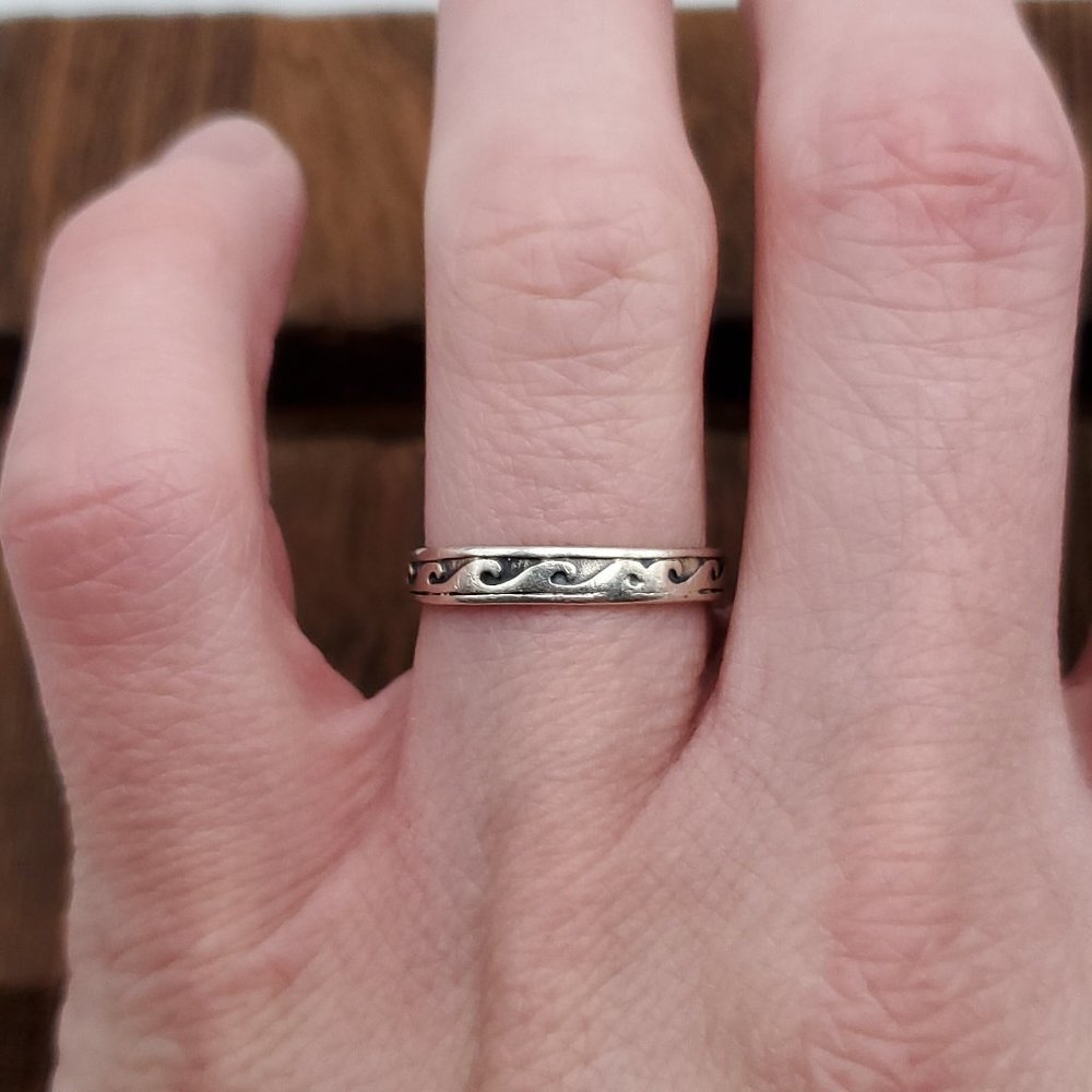 Size 6.5 925 Sterling Silver Cute Ocean Waves Ring
